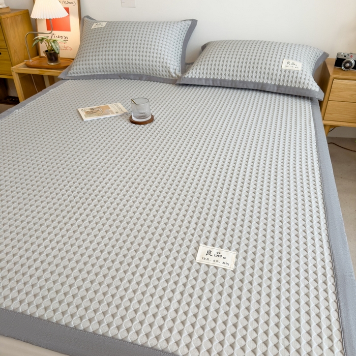 91家纺网 家纺一手货源 找家纺 丝羽坊 2025新款PE凉感450克A类华夫格冰豆豆软凉席-平铺款 冰豆豆-灰