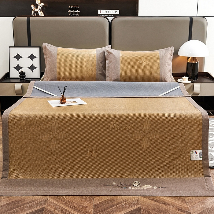 91家纺网 家纺一手货源 找家纺 青雅席业 2025年新款春夏3D复合冰藤养生席 四叶草-咖