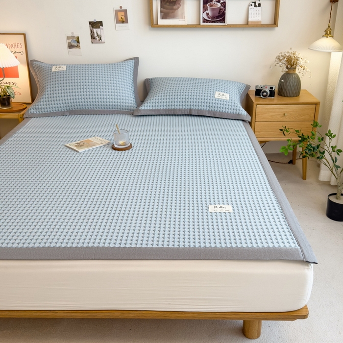 91家纺网 家纺一手货源 找家纺 丝羽坊 2025新款PE凉感450克A类华夫格冰豆豆软凉席-平铺款 冰豆豆-蓝