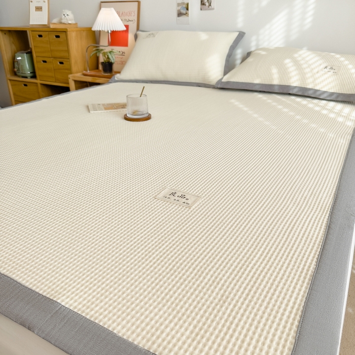 91家纺网 家纺一手货源 找家纺 丝羽坊 2025新款PE凉感450克A类华夫格冰豆豆软凉席-平铺款 华夫格-奶白