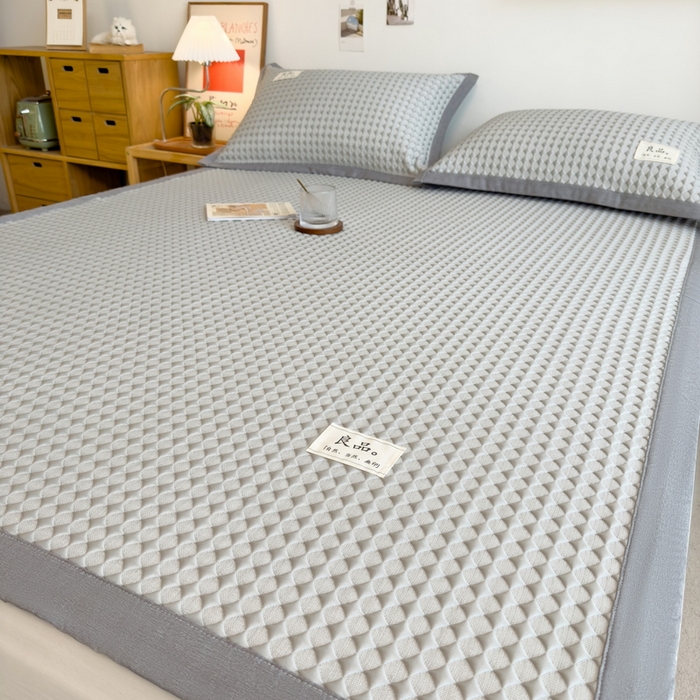 91家纺网 家纺一手货源 找家纺 丝羽坊 2025新款PE凉感450克A类华夫格冰豆豆软凉席-平铺款 冰豆豆-灰