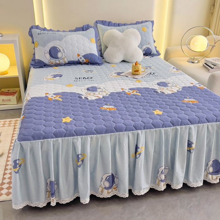 91家纺网 家纺一手货源 找家纺 情煊家纺 2024新款全棉亲肤夹棉印花床裙 6太空漫步