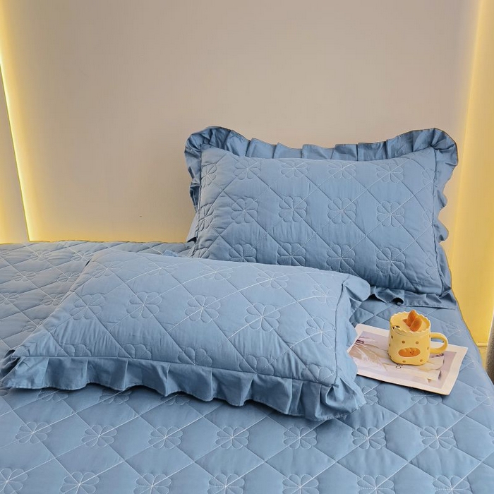 91家纺网 家纺一手货源 找家纺 情煊家纺 2024新款全棉亲肤夹棉纯色床裙 灰蓝