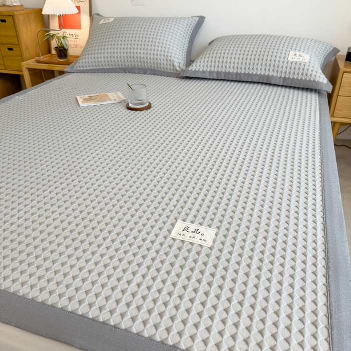 91家纺网 家纺一手货源 找家纺 丝羽坊 2025新款PE凉感450克A类华夫格冰豆豆软凉席-平铺款 冰豆豆-灰