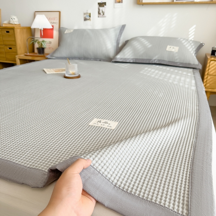 91家纺网 家纺一手货源 找家纺 丝羽坊 2025新款PE凉感450克A类华夫格冰豆豆软凉席-平铺款 华夫格-灰