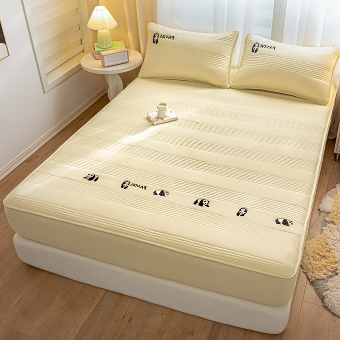 91家纺网 家纺一手货源 找家纺 鑫钰 2024全棉大豆夹棉床笠 熊猫Team-奶黄色