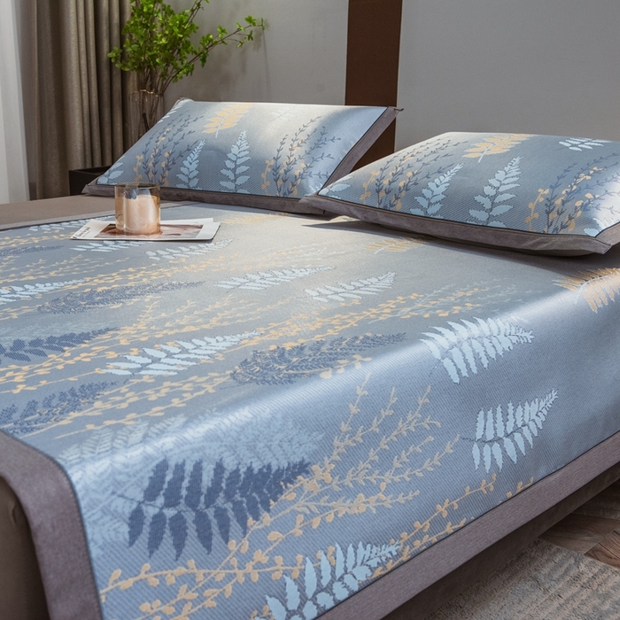 91家纺网 家纺一手货源 找家纺 全季家居 2024新款900D高精密三色纬提花冰丝凉席 陌上草熏（床席款）