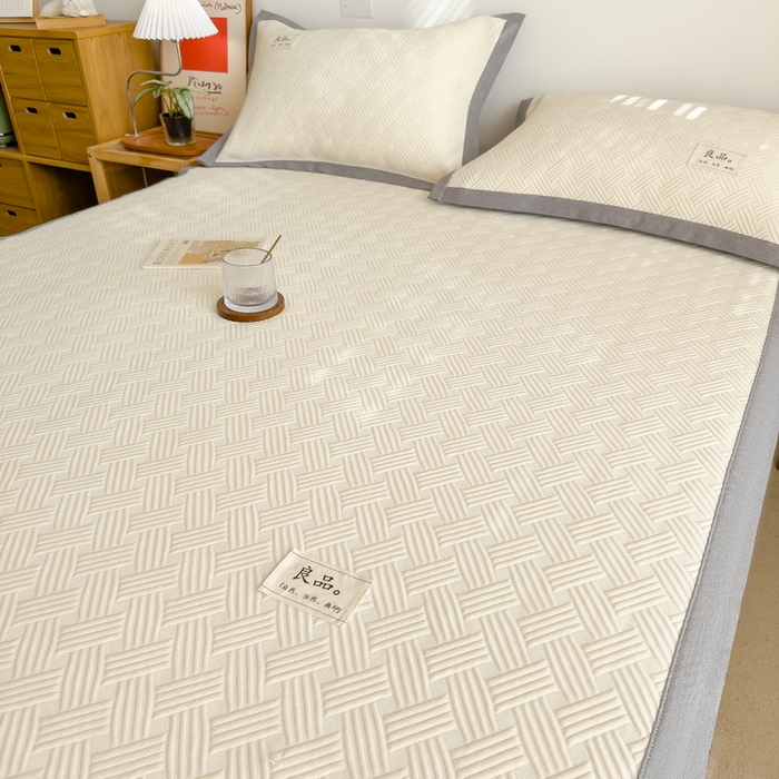 91家纺网 家纺一手货源 找家纺 丝羽坊 2025新款PE凉感450克A类华夫格冰豆豆软凉席-平铺款 饼干花-奶白