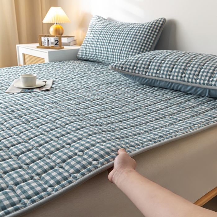 91家纺网 家纺一手货源 找家纺 鑫钰 2024水洗棉床护垫-简格 简格-蓝小格