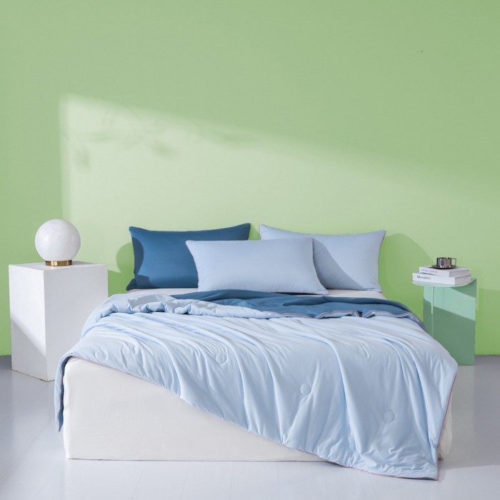 91家纺网 家纺一手货源 找家纺 吾诺家居 2024新款针织棉双拼色大豆夏被 浅兰-宝蓝