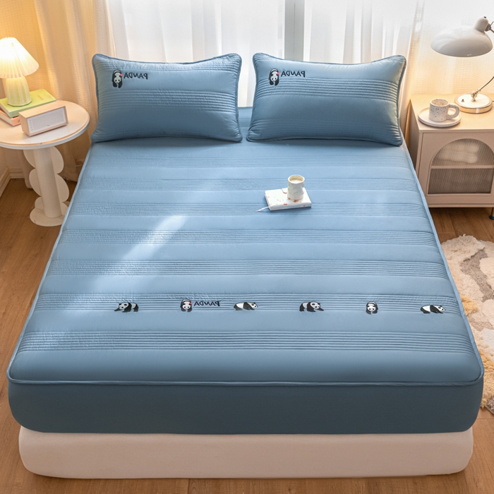 91家纺网 家纺一手货源 找家纺 鑫钰 2024全棉大豆夹棉床笠 熊猫Team-优雅蓝