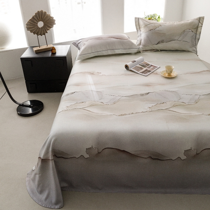 91家纺网 家纺一手货源 找家纺 舒慕家纺 2025新款天丝竹纤维竹语天丝凉席数码印花软凉席床单床笠 烟云-灰