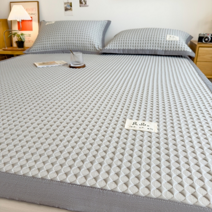 91家纺网 家纺一手货源 找家纺 丝羽坊 2025新款PE凉感450克A类华夫格冰豆豆软凉席-平铺款 冰豆豆-灰