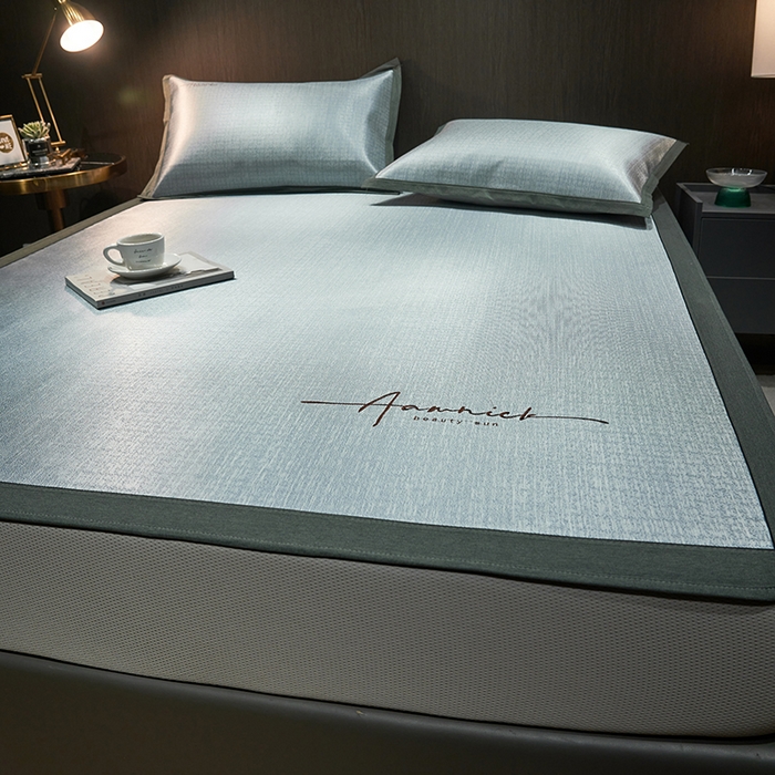 91家纺网 家纺一手货源 找家纺 全季家居 2024新款纯色英文刺绣肌理纹冰丝凉席 珊瑚灰（床笠款）