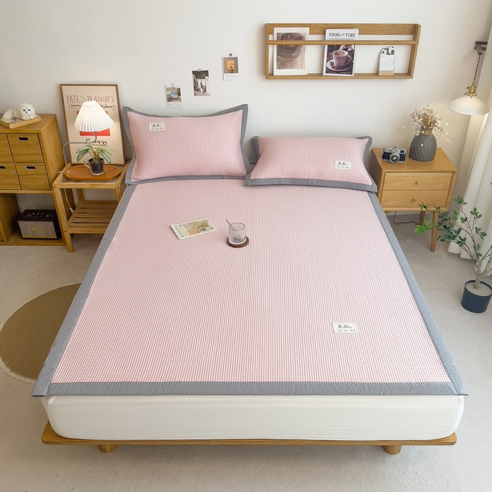 91家纺网 家纺一手货源 找家纺 丝羽坊 2025新款PE凉感450克A类华夫格冰豆豆软凉席-平铺款 华夫格-粉