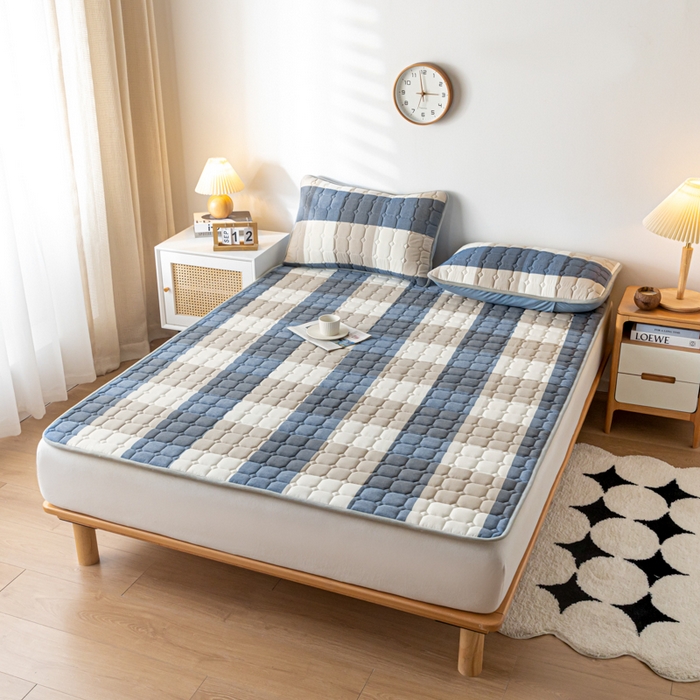 91家纺网 家纺一手货源 找家纺 鑫钰 2024水洗棉床护垫-简格 简格-蓝大格