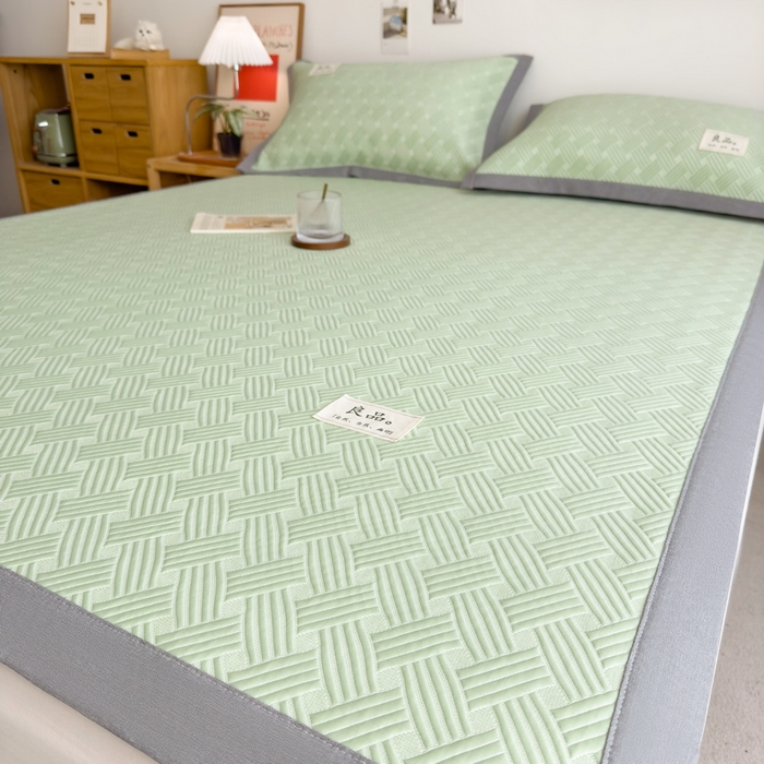 91家纺网 家纺一手货源 找家纺 丝羽坊 2025新款PE凉感450克A类华夫格冰豆豆软凉席-平铺款 饼干花-绿