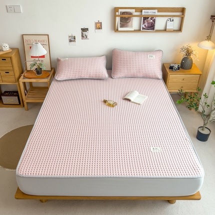 91家纺网 家纺一手货源 找家纺 （总）丝羽坊 2025新款PE凉感450克A类华夫格冰豆豆软凉席-床笠款