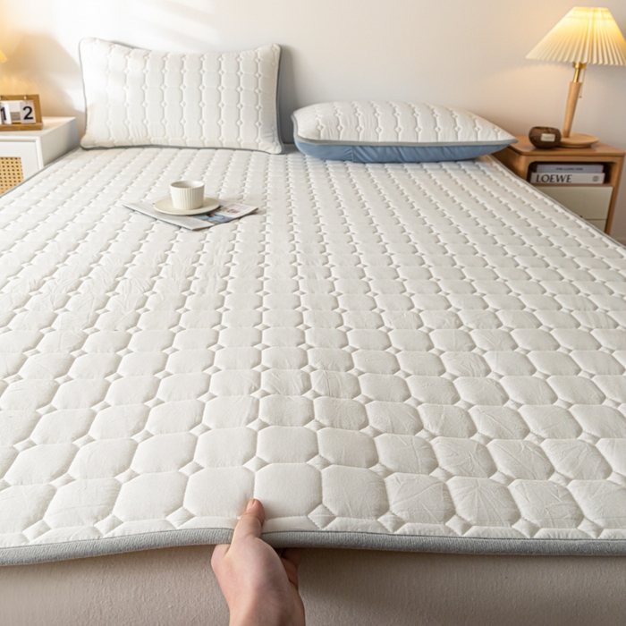 91家纺网 家纺一手货源 找家纺 鑫钰 2024水洗棉床护垫-简格 简格-月光白