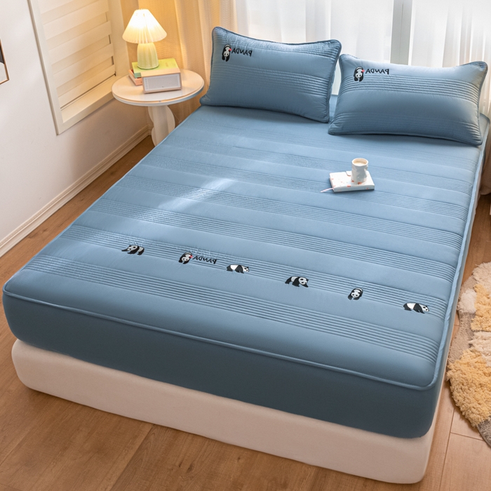 91家纺网 家纺一手货源 找家纺 鑫钰 2024全棉大豆夹棉床笠 熊猫Team-优雅蓝