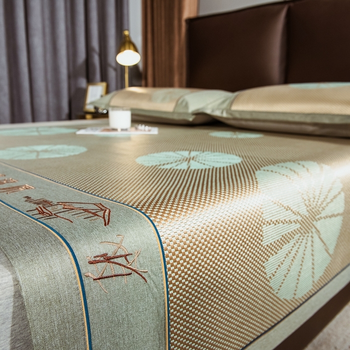 91家纺网 家纺一手货源 找家纺 全季家居 2024新款加厚加密宽边刺绣提花冰藤凉席 扇叶-娇黄（床席款）