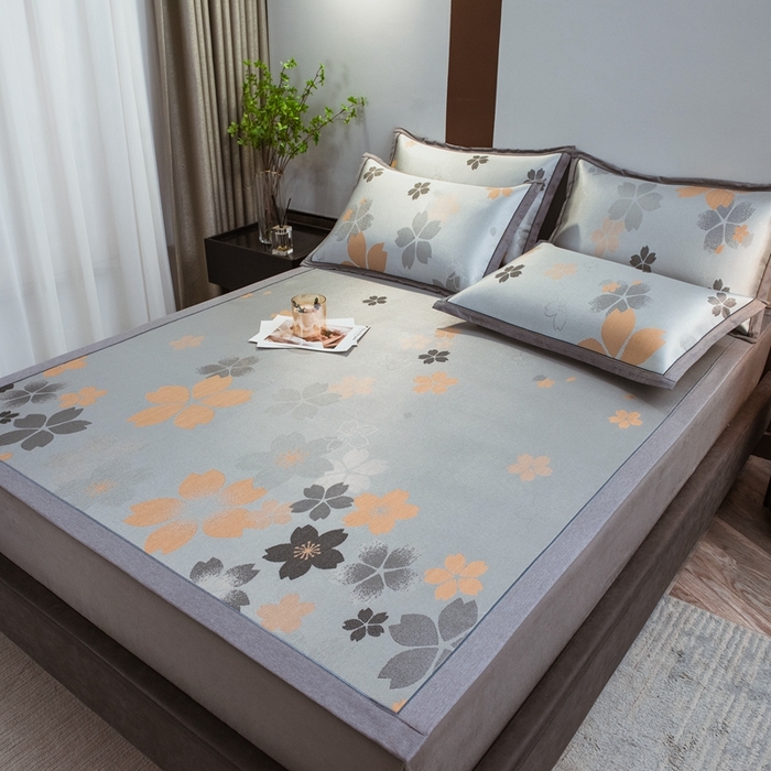 91家纺网 家纺一手货源 找家纺 全季家居 2024新款900D高精密三色纬提花冰丝凉席 静享花开（床席款）