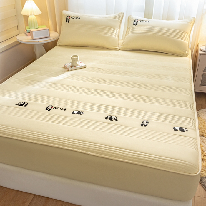 91家纺网 家纺一手货源 找家纺 鑫钰 2024全棉大豆夹棉床笠 熊猫Team-奶黄色