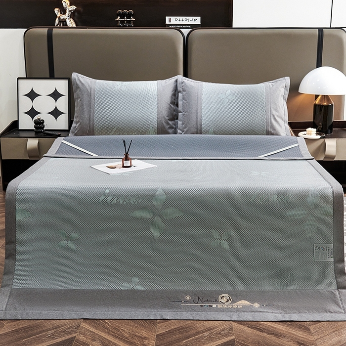 91家纺网 家纺一手货源 找家纺 青雅席业 2025年新款春夏3D复合冰藤养生席 四叶草-绿