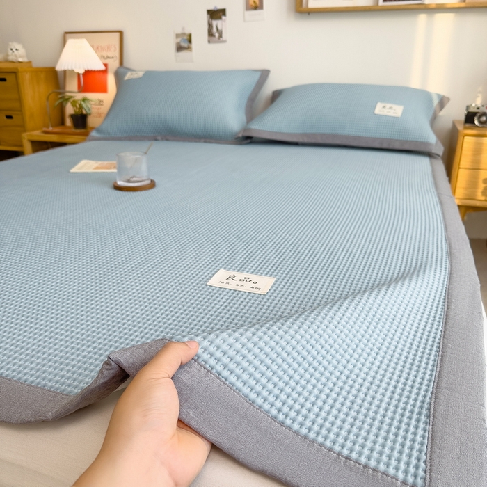 91家纺网 家纺一手货源 找家纺 丝羽坊 2025新款PE凉感450克A类华夫格冰豆豆软凉席-平铺款 华夫格-蓝