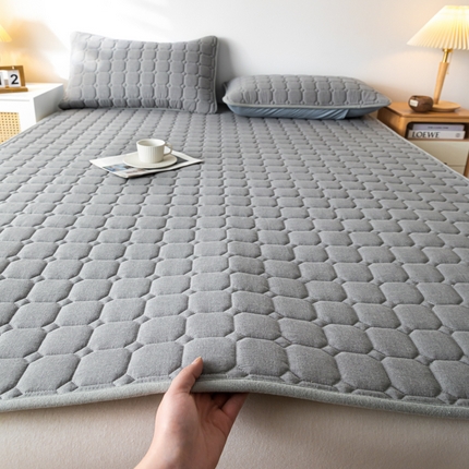 91家纺网 家纺一手货源 找家纺 鑫钰 2024水洗棉床护垫-简格 简格-绅士灰