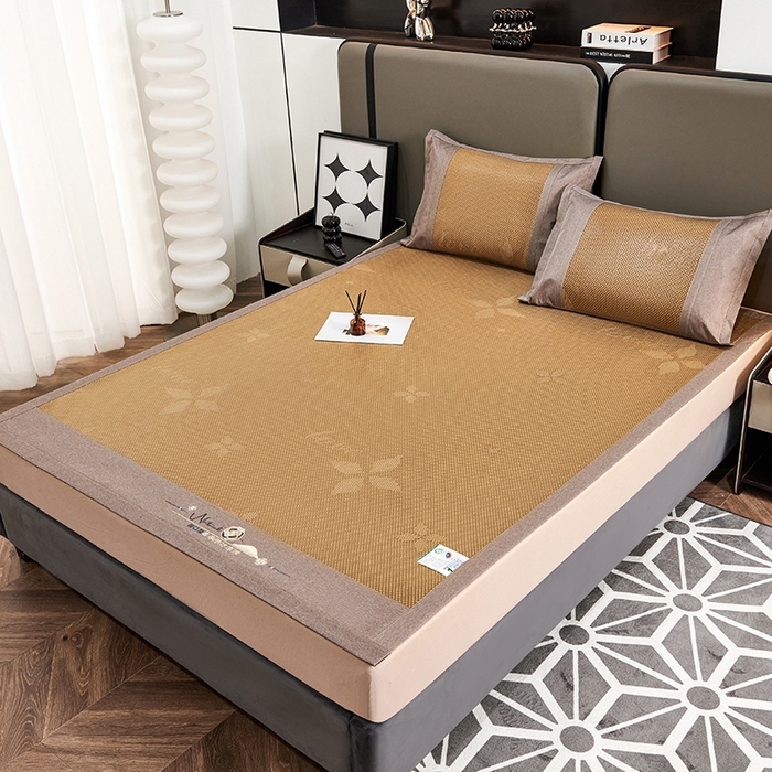 91家纺网 家纺一手货源 找家纺 青雅席业 2025年新款春夏3D复合冰藤养生席 四叶草-咖