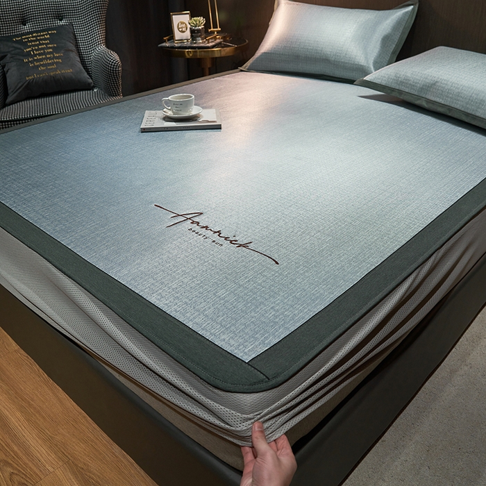 91家纺网 家纺一手货源 找家纺 全季家居 2024新款纯色英文刺绣肌理纹冰丝凉席 珊瑚灰（床笠款）