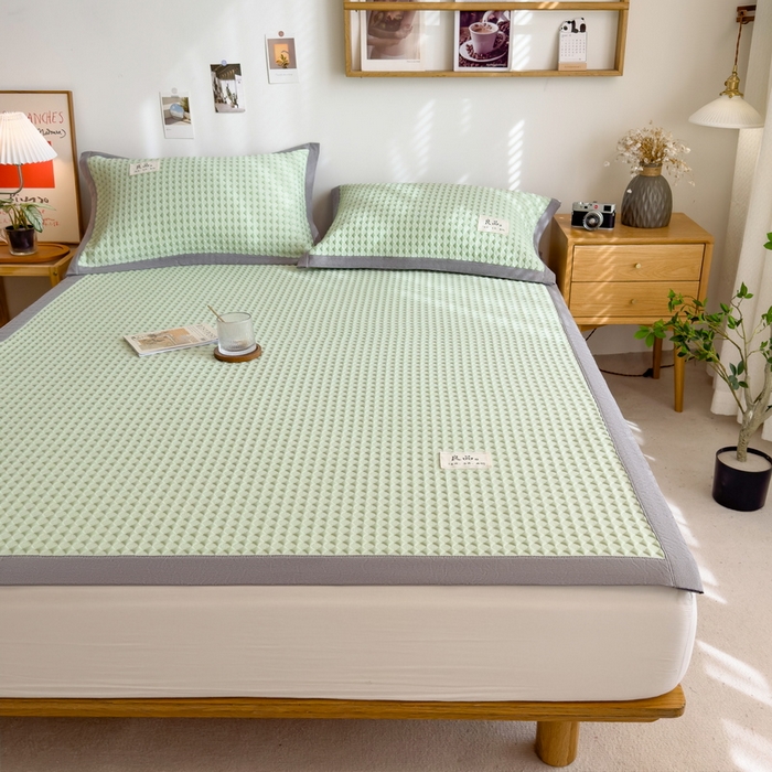 91家纺网 家纺一手货源 找家纺 丝羽坊 2025新款PE凉感450克A类华夫格冰豆豆软凉席-平铺款 冰豆豆-绿