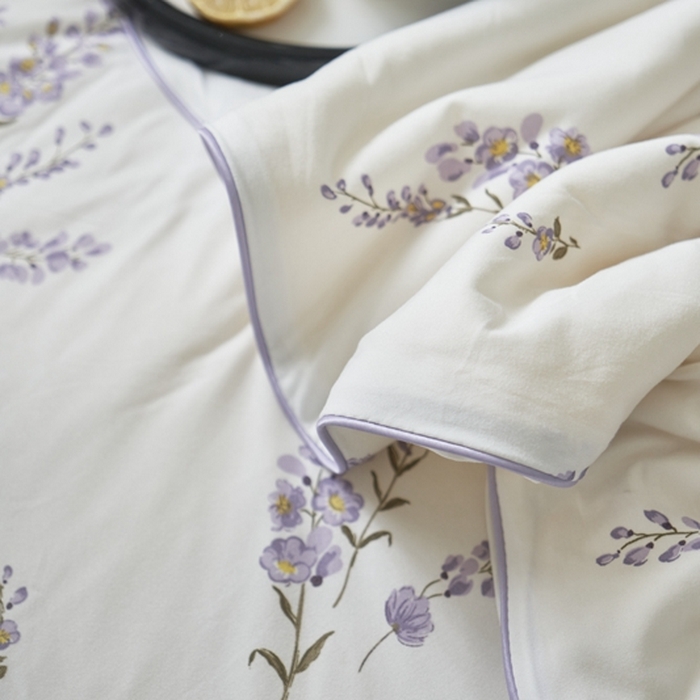 91家纺网 家纺一手货源 找家纺 米菲 A类生态锦棉牛奶针织棉大豆夏被（四季款） 薰衣草