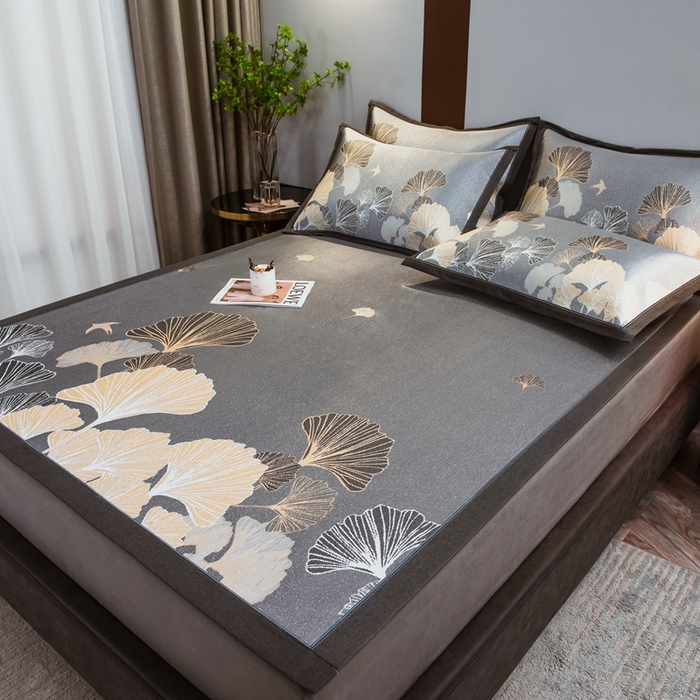 91家纺网 家纺一手货源 找家纺 全季家居 2024新款900D高精密三色纬提花冰丝凉席 落叶情深（床席款）