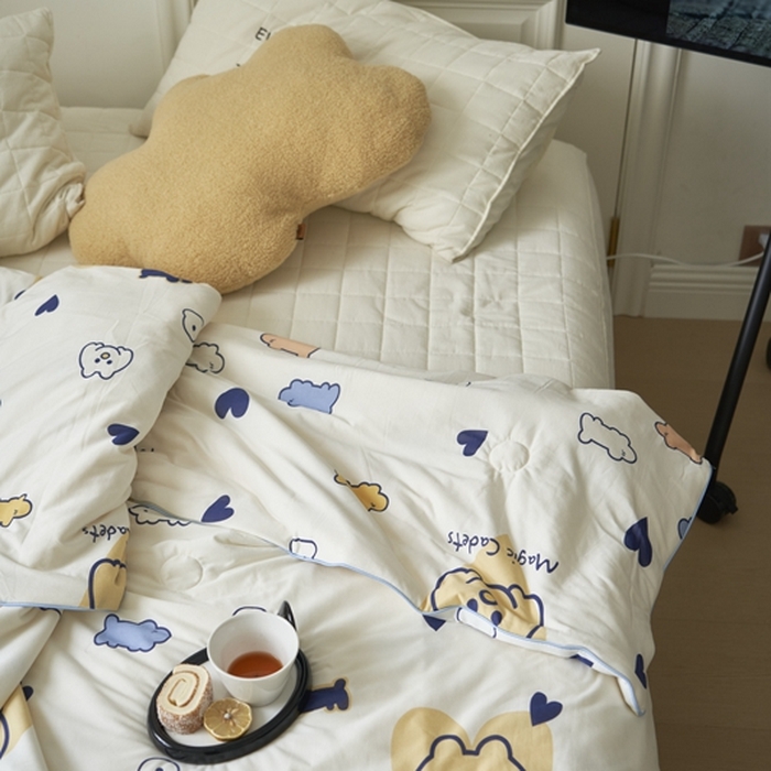91家纺网 家纺一手货源 找家纺 米菲 A类生态锦棉牛奶针织棉大豆夏被（四季款） 多般安狗