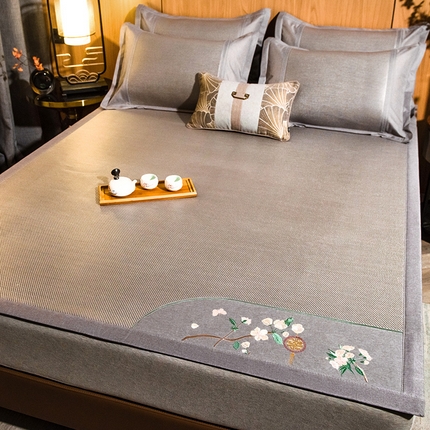 91家纺网 家纺一手货源 找家纺 全季家居 2024新款加厚5A抗菌绣花古风系列冰藤席 兰亭序-岩灰