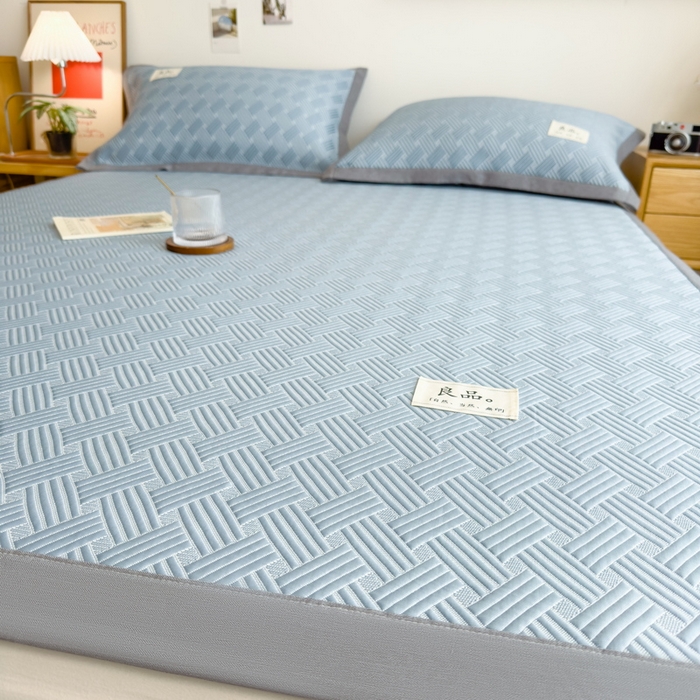 91家纺网 家纺一手货源 找家纺 丝羽坊 2025新款PE凉感450克A类华夫格冰豆豆软凉席-平铺款 饼干花-蓝