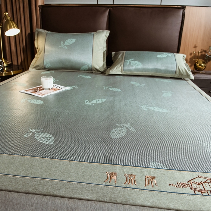 91家纺网 家纺一手货源 找家纺 全季家居 2024新款加厚加密宽边刺绣提花冰藤凉席 秋叶-水绿（床席款）
