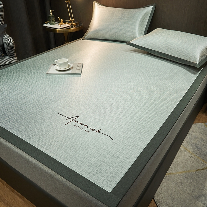 91家纺网 家纺一手货源 找家纺 全季家居 2024新款纯色英文刺绣肌理纹冰丝凉席 魔法绿（床席款）