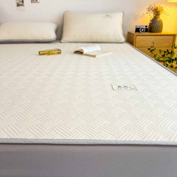 91家纺网 家纺一手货源 找家纺 丝羽坊 2025新款PE凉感450克A类华夫格冰豆豆软凉席-床笠款 饼干花-奶白