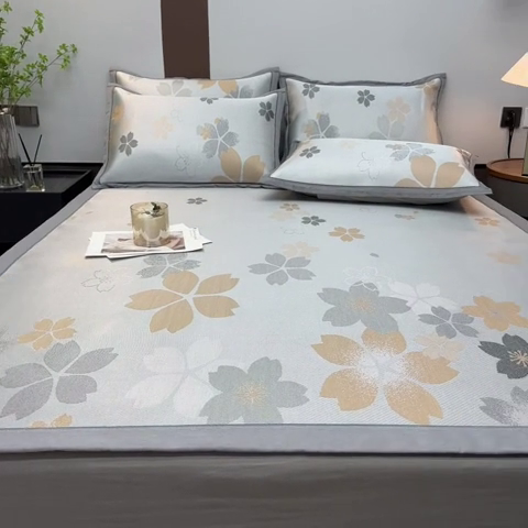 91家纺网 家纺一手货源 找家纺 全季家居 2024新款900D高精密三色纬提花冰丝凉席 静享花开（床席款）