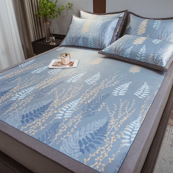 91家纺网 家纺一手货源 找家纺 全季家居 2024新款900D高精密三色纬提花冰丝凉席 陌上草熏（床席款）