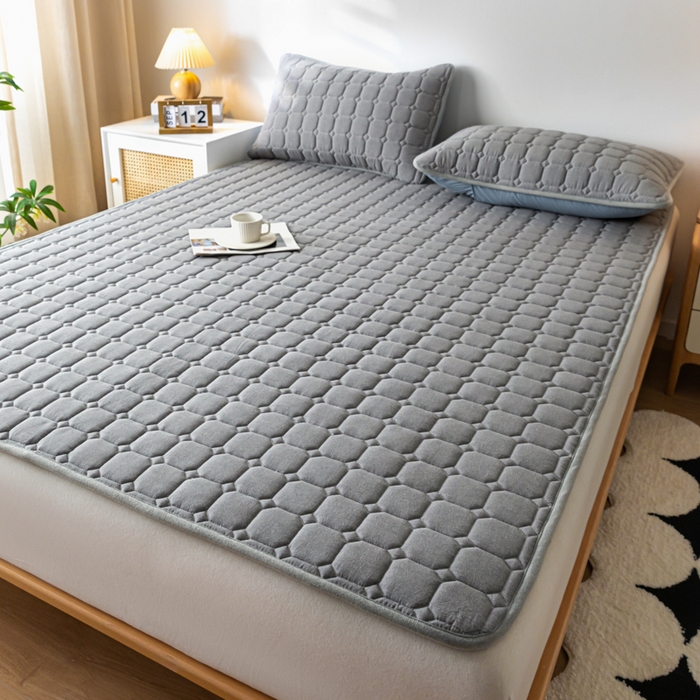 91家纺网 家纺一手货源 找家纺 鑫钰 2024水洗棉床护垫-简格 简格-绅士灰