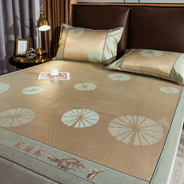 91家纺网 家纺一手货源 找家纺 全季家居 2024新款加厚加密宽边刺绣提花冰藤凉席 扇叶-娇黄（床席款）