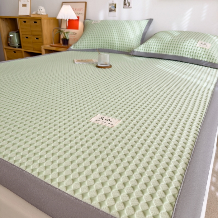 91家纺网 家纺一手货源 找家纺 丝羽坊 2025新款PE凉感450克A类华夫格冰豆豆软凉席-平铺款 冰豆豆-绿