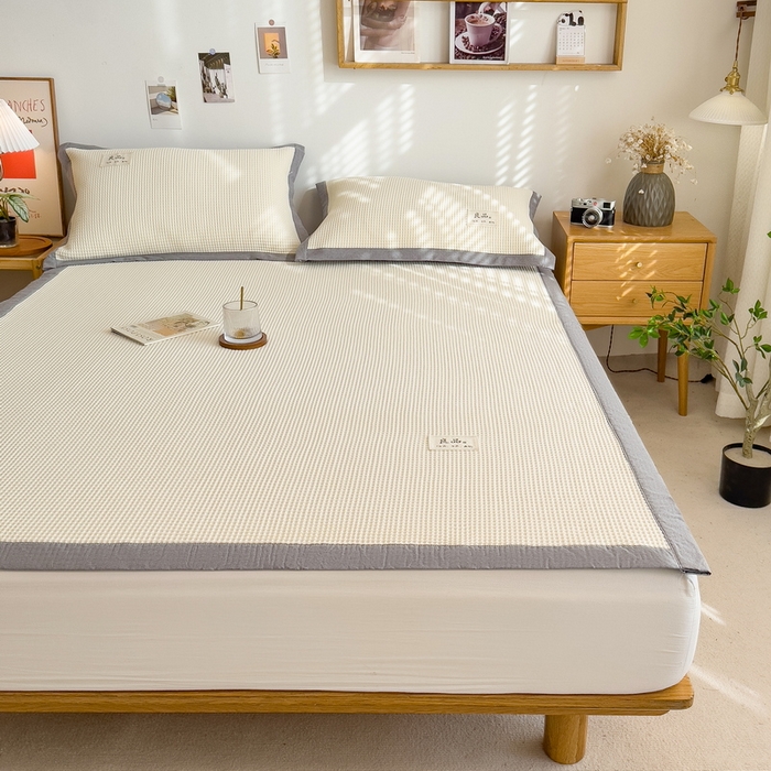 91家纺网 家纺一手货源 找家纺 丝羽坊 2025新款PE凉感450克A类华夫格冰豆豆软凉席-平铺款 华夫格-奶白