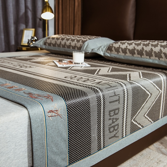 91家纺网 家纺一手货源 找家纺 全季家居 2024新款加厚加密宽边刺绣提花冰藤凉席 晚安-灰色（床席款）