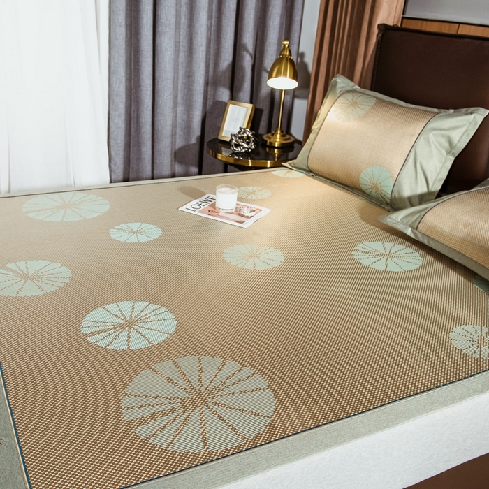 91家纺网 家纺一手货源 找家纺 全季家居 2024新款加厚加密宽边刺绣提花冰藤凉席 团扇-娇黄（床席款）