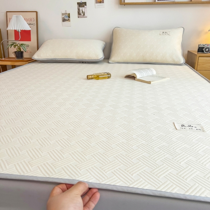 91家纺网 家纺一手货源 找家纺 丝羽坊 2025新款PE凉感450克A类华夫格冰豆豆软凉席-床笠款 饼干花-奶白